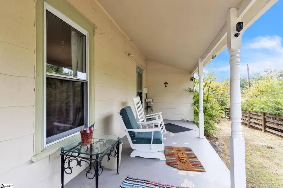 207 Ellis Avenue, Abbeville, SC 29620 - #3