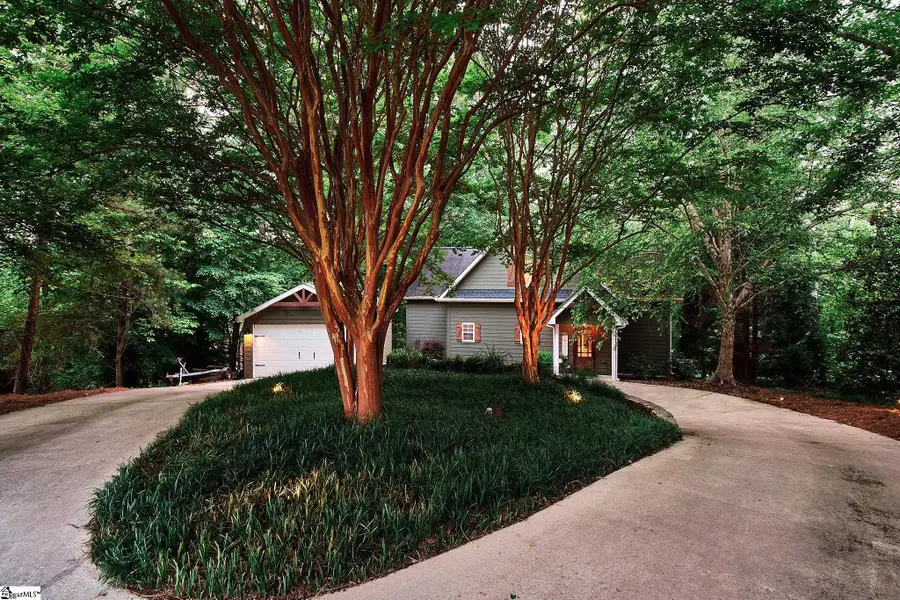 141 W Waters Edge Lane, West Union, SC 29696 - #3