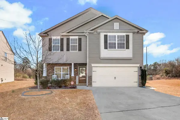 208 Addelstone Circle, Fountain Inn, SC 29644