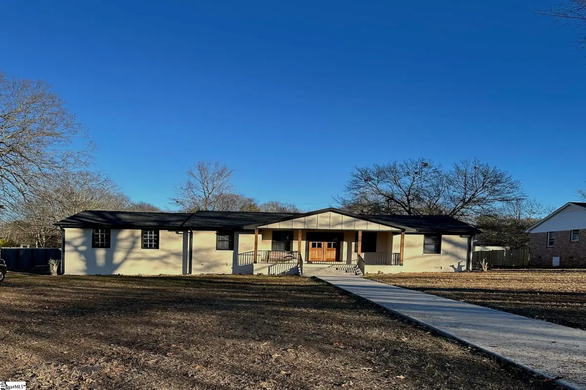 204 Woodfield Avenue, Fountain Inn, SC 29644 - Image #1