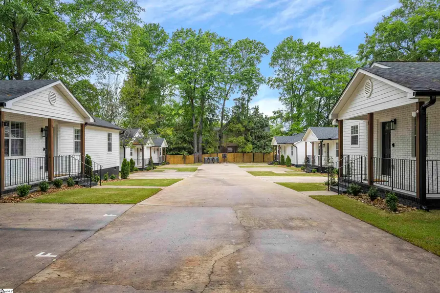 4 Amherst Avenue, Greenville, SC 29605 - #3