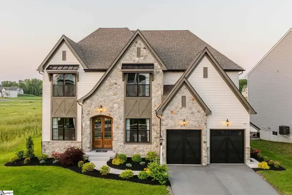 40 Nivie Lane, Simpsonville, SC 29681