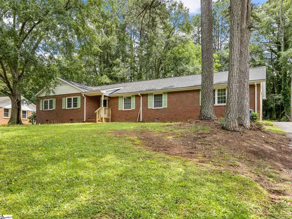 308 Pine Lake Court, Spartanburg, SC 29301