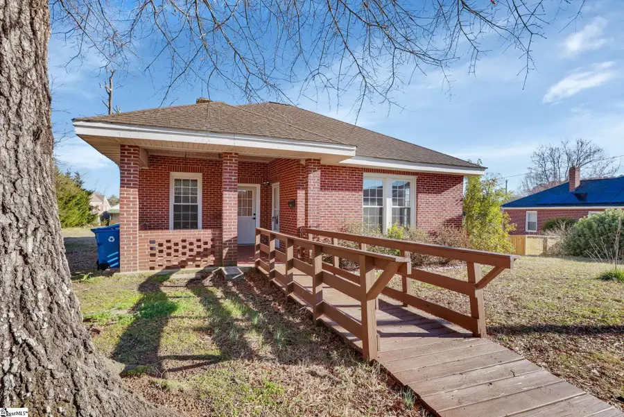 307 Dukes Avenue, Greenwood, SC 29646 - #2