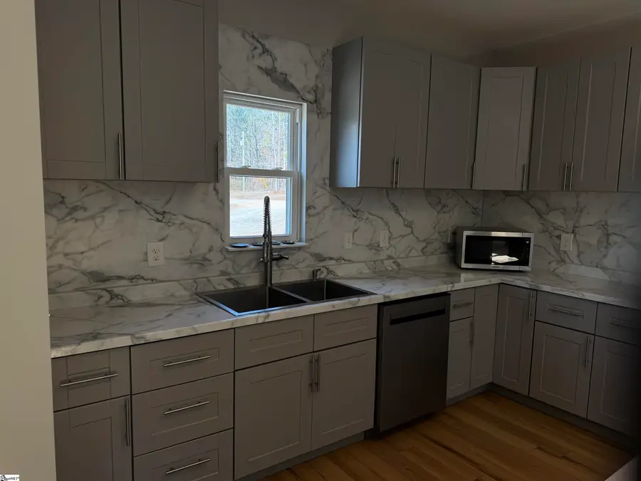 134 Carlton Street, Greenwood, SC 29649 - #2