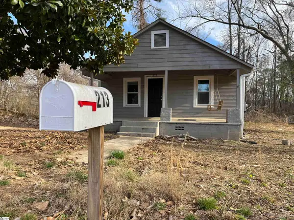 213 Law Street, Woodruff, SC 29388