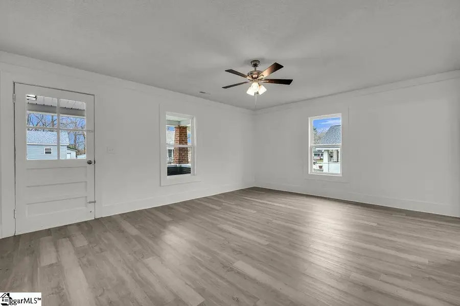 136 Lee Street, Laurens, SC 29360 - #3