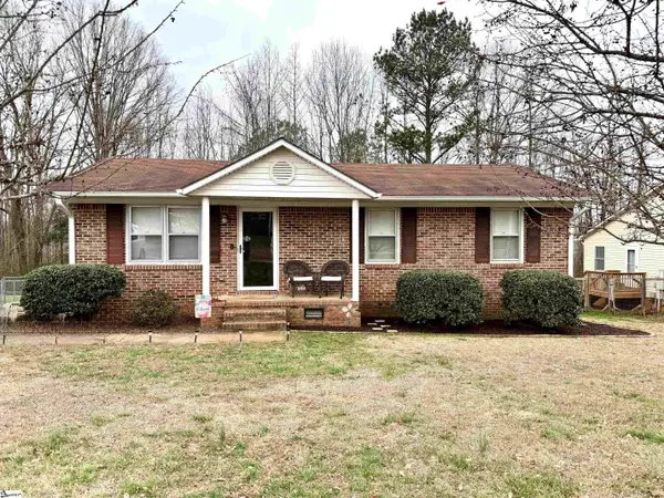 402 Calhoun Street, Laurens, SC 29360