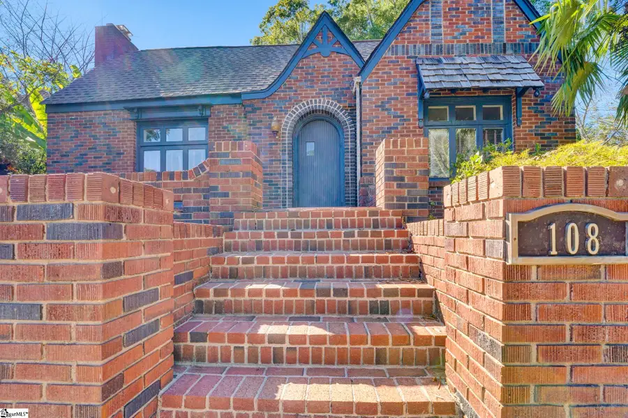 108 Irby Avenue, Laurens, SC 29360 - #2