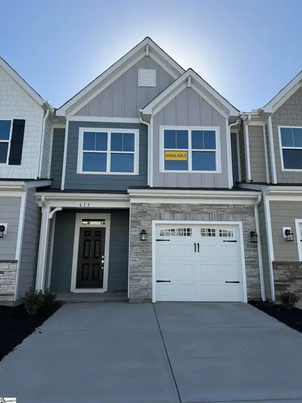 613 Autumn Lake Road, Simpsonville, SC 29681