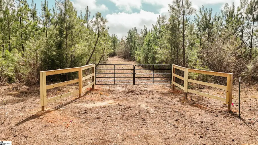 650 Lake Road, Clinton, SC 29325 - #2