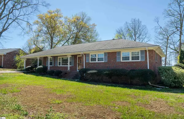 105 Ridgeway Road, Spartanburg, SC 29301