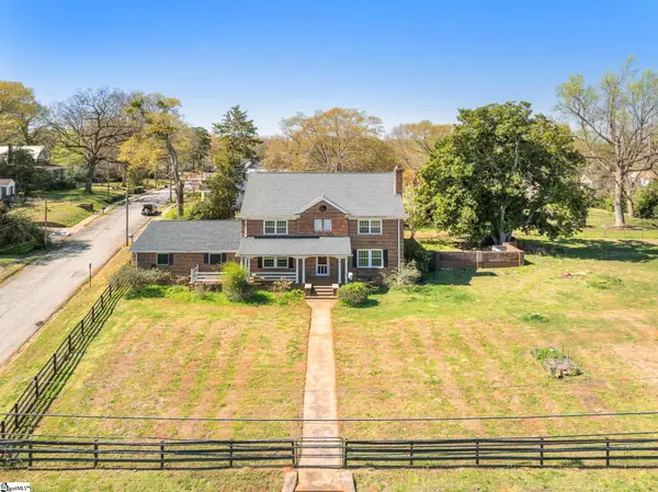 838 S Harper Street, Laurens, SC 29360