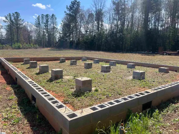 102 Edwards Lane, Cross Hill, SC 29332