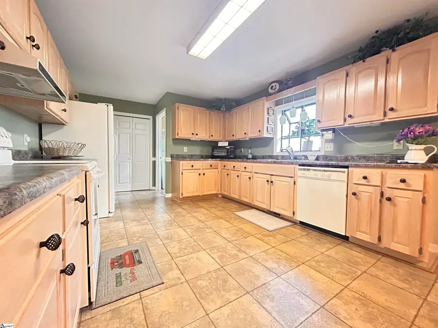 173 Bolt Road, Gray Court, SC 29645 - #3