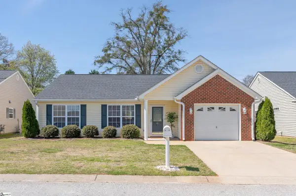 11 Seaside Lane, Greer, SC 29650