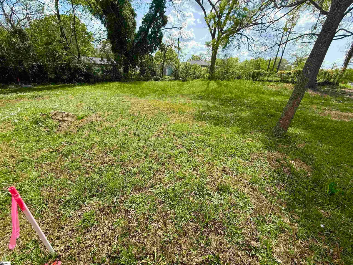 403 W Centennial Street, Clinton, SC 29360 - #1