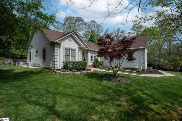 208 Glen Meadows Drive, Simpsonville, SC 29680