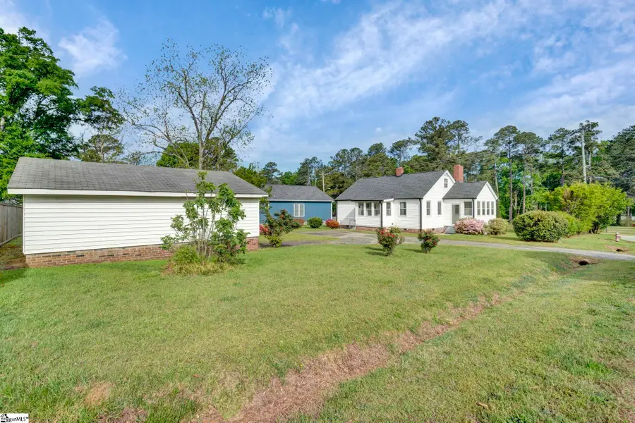 201 Pine Street, Clinton, SC 29325 - #2