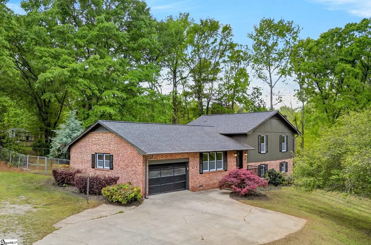 210 Edgewood Circle, Woodruff, SC 29388 - #1
