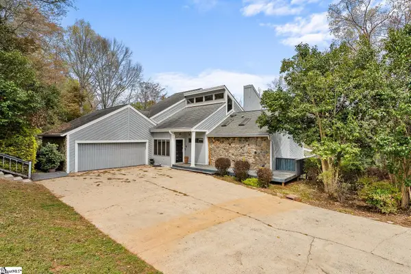 1493 Iroquois Drive, Seneca, SC 29672