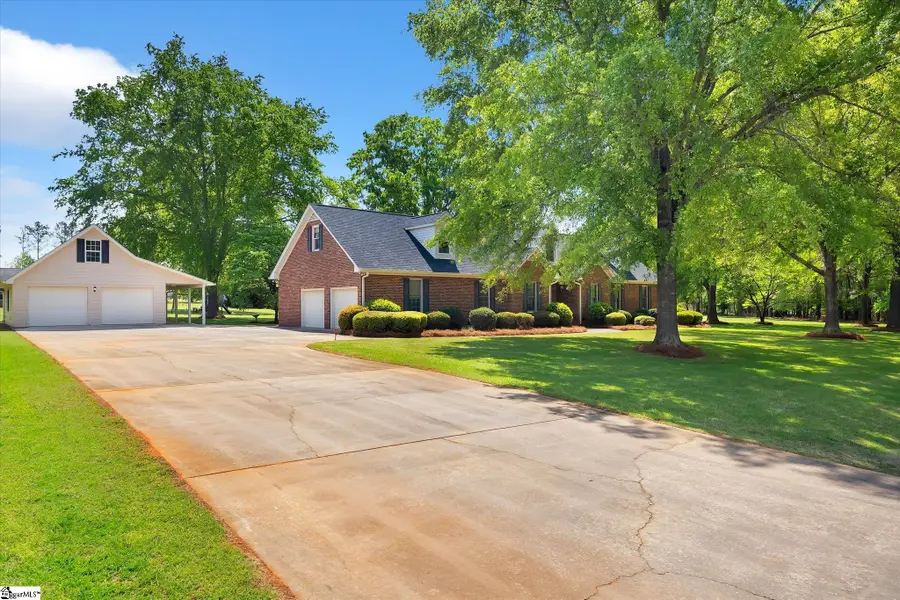 304 Dixon Street, Clinton, SC 29325 - #3