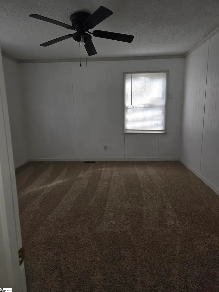 401 W Pitts Street, Clinton, SC 29325 - #3