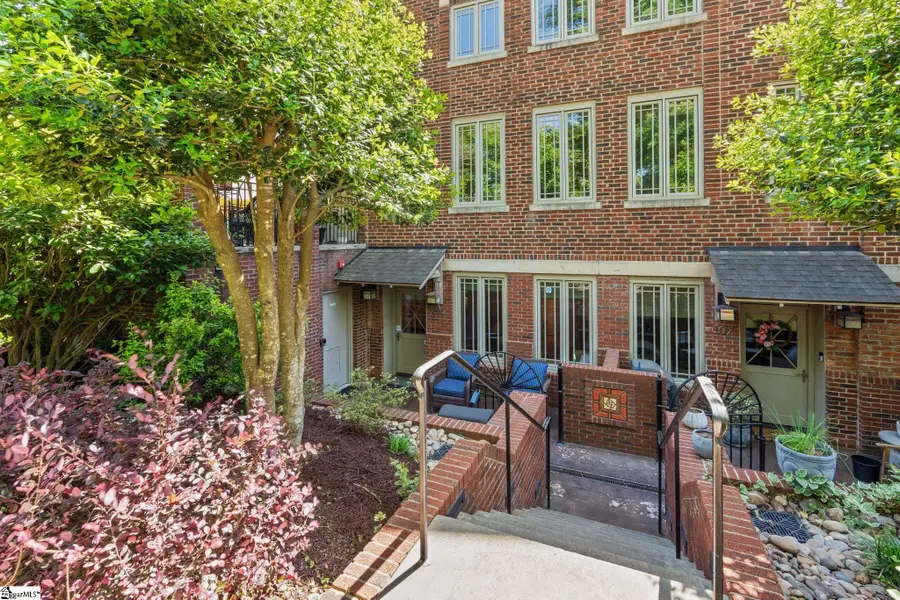 325 Hampton Avenue #Unit 101, Greenville, SC 29601 - #2