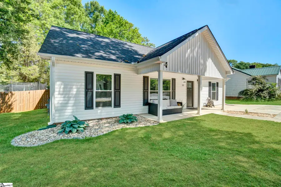 122 W 3rd Avenue, Easley, SC 29640 - #2