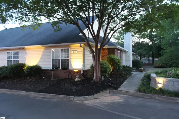 219 Woodruff Park Lane, Simpsonville, SC 29681