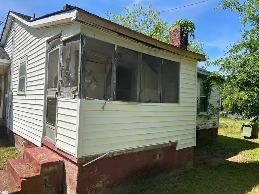 413 Duckett Street, Laurens, SC 29360 - #2