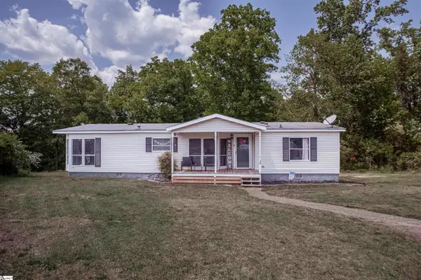 1504 E Saluda Lake Road, Greenville, SC 29611