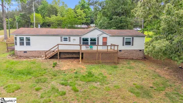 90 E Stagecoach Road, Cross Hill, SC 29332