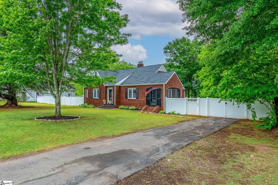 709 W Main Street, Pickens, SC 29671 - #3