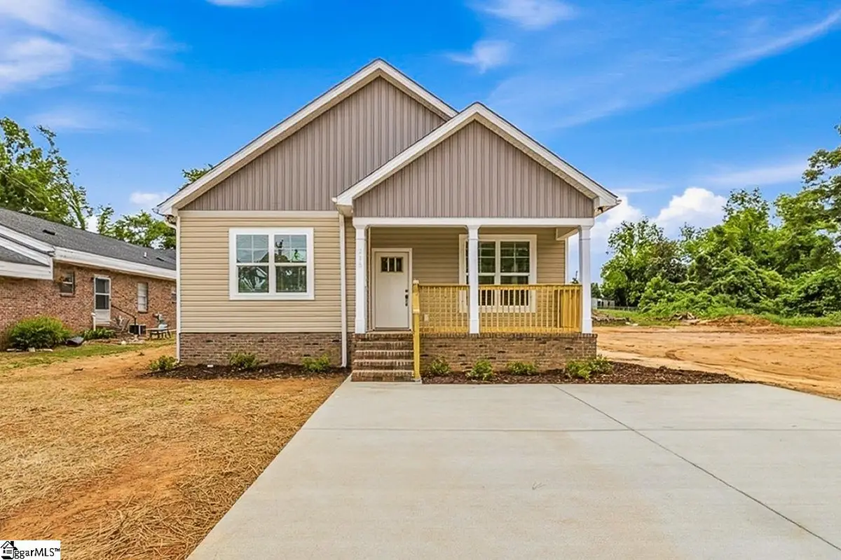 215 W Durst Avenue, Greenwood, SC 29646 - #1