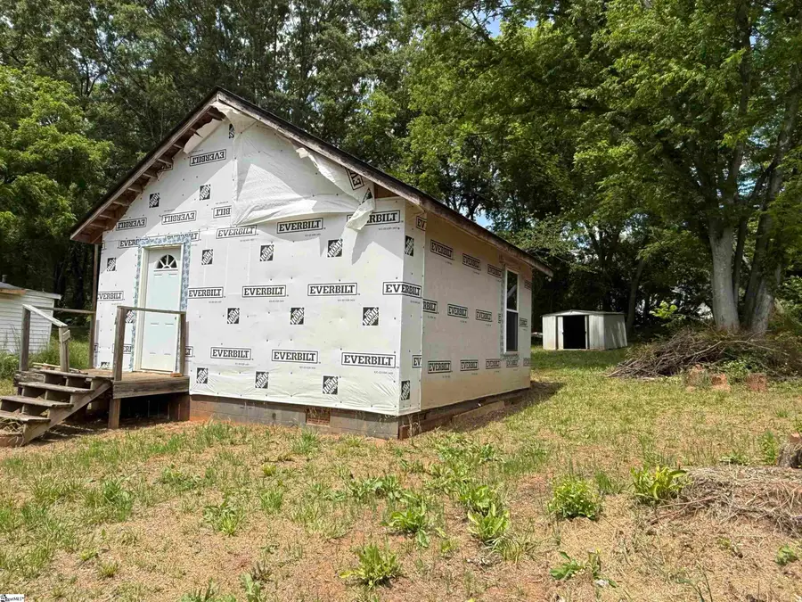 318 Cora Street, Laurens, SC 29360 - #3