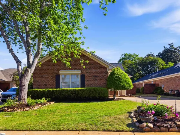 4 Parkins Place, Greenville, SC 29607