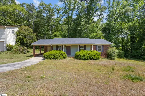 400 Meadow Road, Laurens, SC 29360