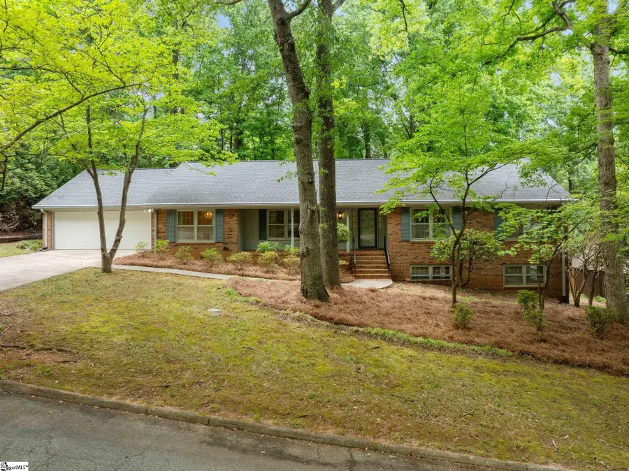 205 Oak Ridge Court, Greer, SC 29650 - #2
