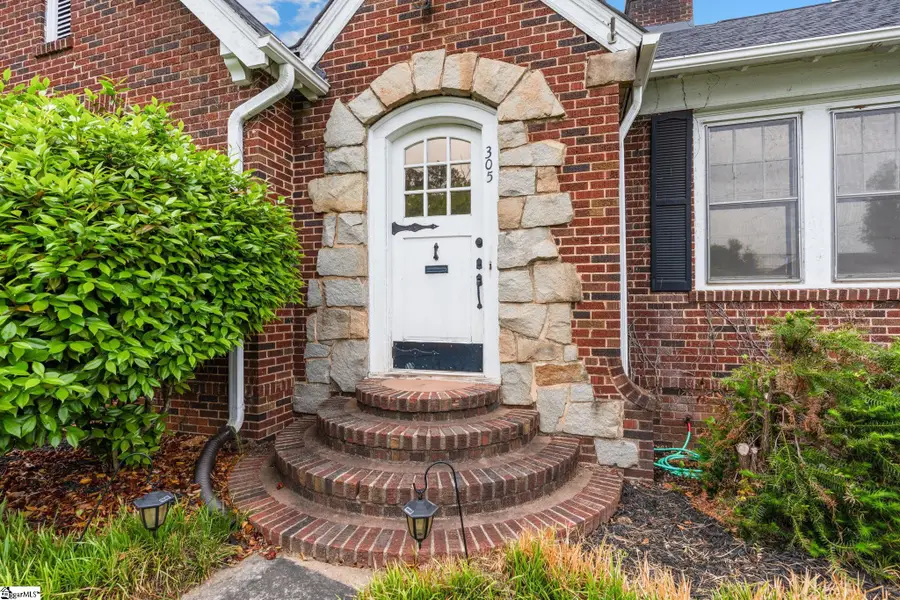 305 E Calhoun Street, Anderson, SC 29621 - #2