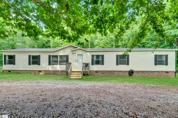 225 Tanglewood Way, Gray Court, SC 29645