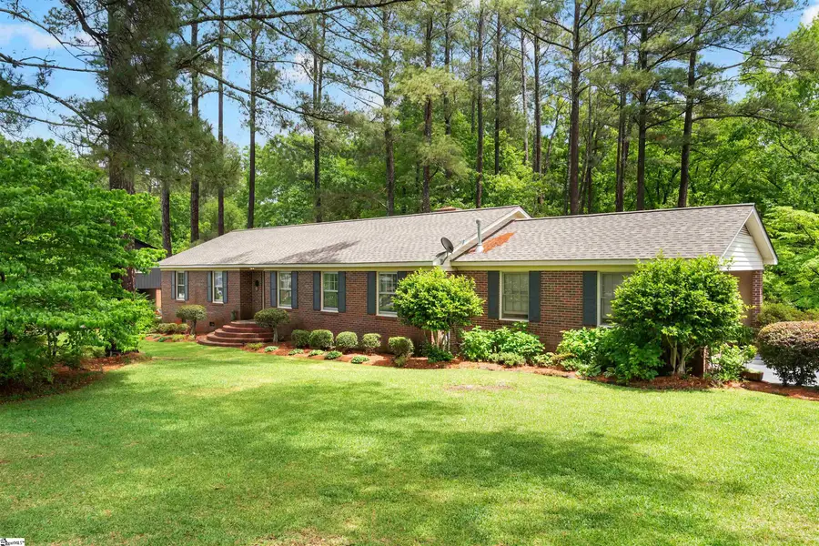 401 Woodland Way, Laurens, SC 29360 - #2