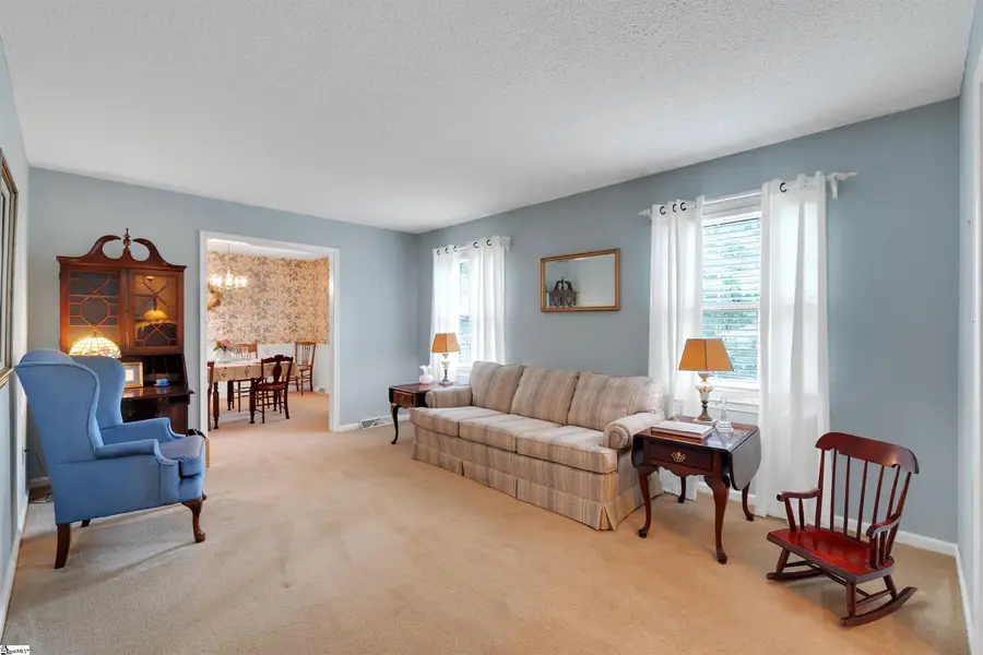 401 Woodland Way, Laurens, SC 29360 - #3