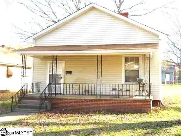 77 Palmetto Street, Clinton, SC 29325