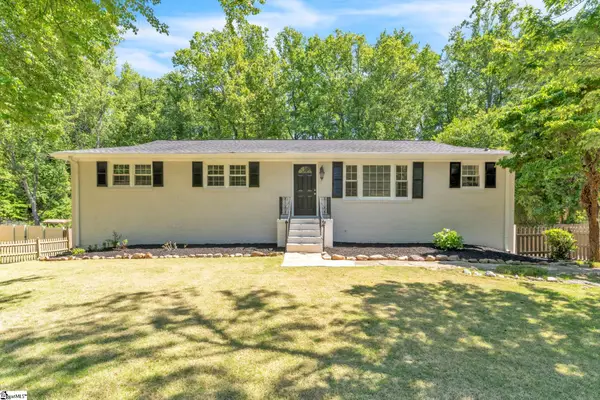 15 Longmeadow Road, Taylors, SC 29687