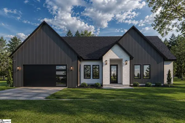 757 New South Court, Wellford, SC 29385