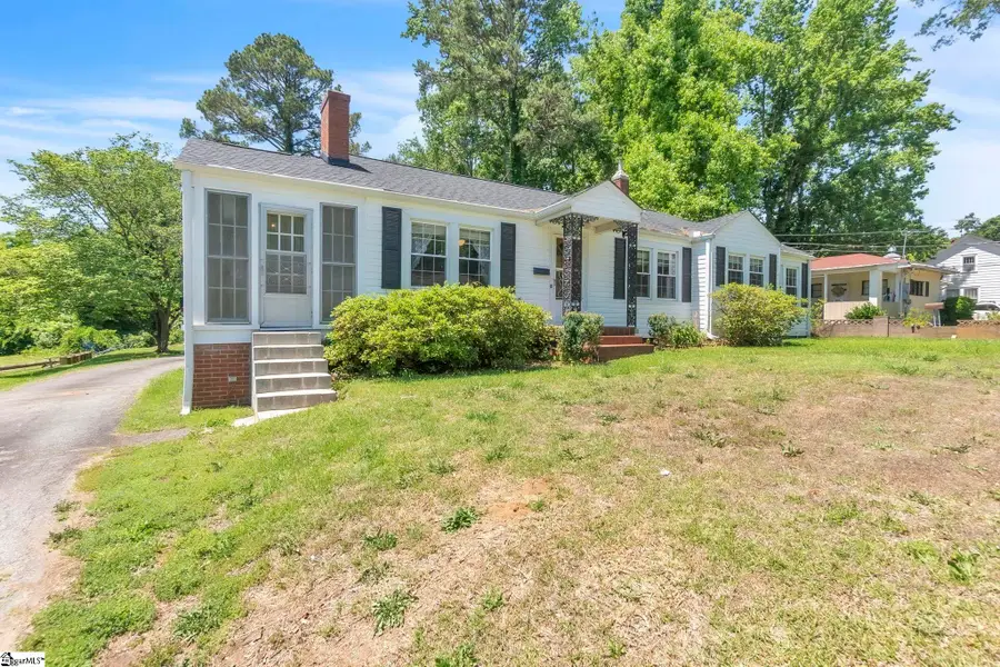 621 Church Street, Laurens, SC 29360 - #2