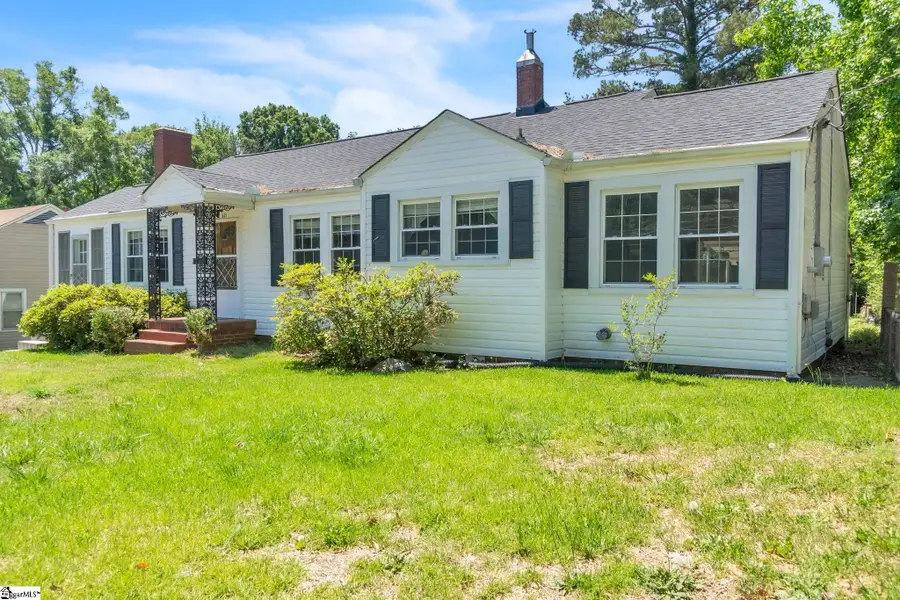 621 Church Street, Laurens, SC 29360 - #3