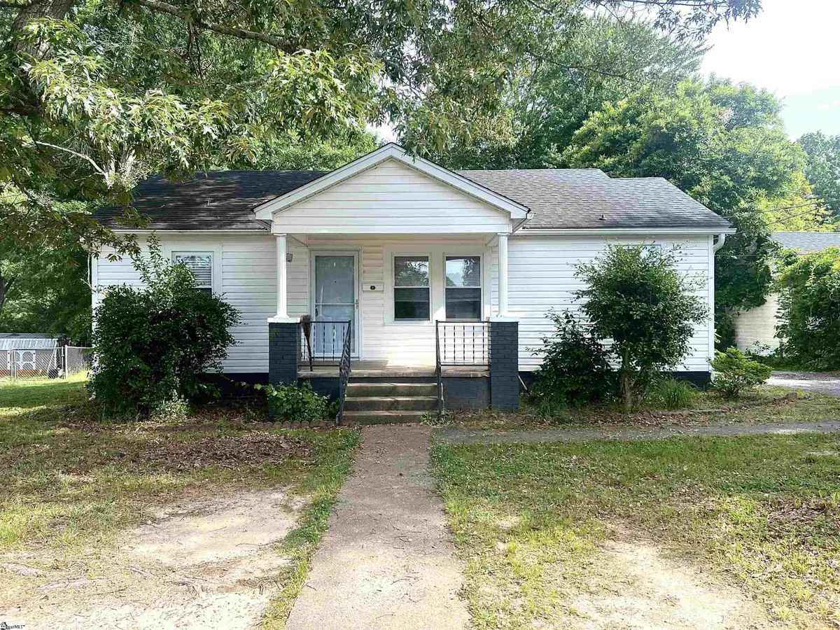 301 Edgewood Avenue, Belton, SC 29627 - #1