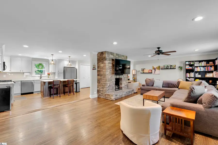 204 Lowndes Avenue, Greenville, SC 29607 - #2